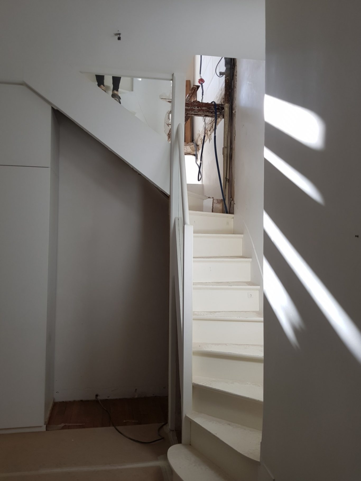 ESCALIER POSÉ SUR PLANCHER