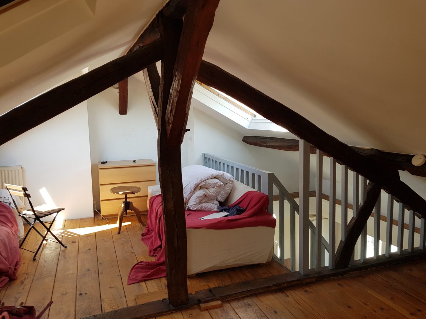 COMBLE AMÉNAGÉ AVEC FLAMBEMENT IMPORTANT DU POINÇON