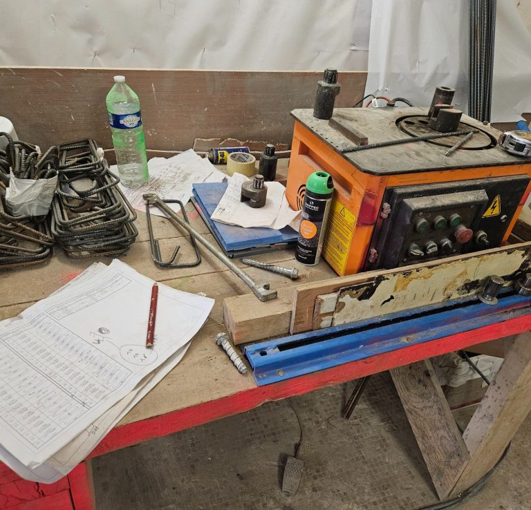 Poste de soudage avec carnet de ferrure