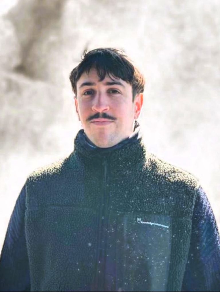 Photo Valentin Ferret Ingénieur chez REPARABAT et ingénieur structures spécialisé dans le bâti ancien parisien en béton armé maçonnerie et fondations Ingénieur béton armé maçonnerie et fondations spécialisé dans la réhabilitation / rénovation du bâti ancien